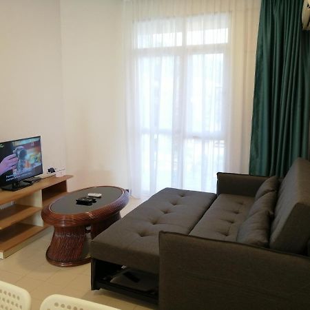 Bayu Emas Apartment By Wellington Resorts Batu Ferringhi Exterior foto